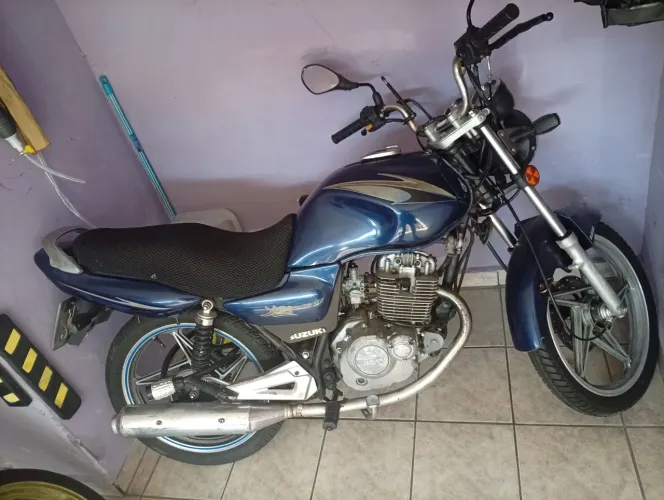 Moto em perfeito estado 