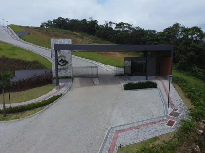 Terreno à venda no Centro de Guabiruba, no Condomínio GARTENHAUS - Condomínio fechado, exc