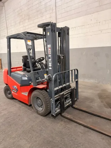 EMPILHADEIRA HELI 2.5T Motor 40 KW