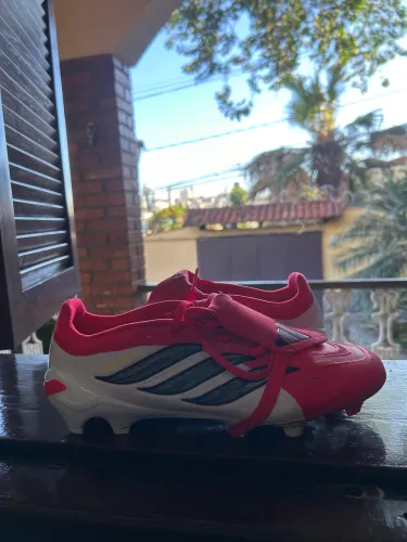 Chuteira predator primeira linha adidas
