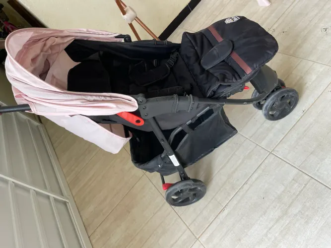 Vendo carrinho de bebê bibi joy