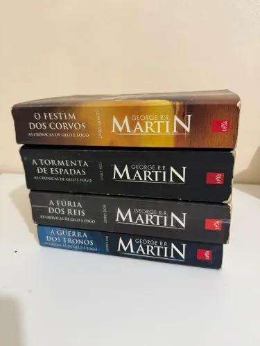 Livros As Crônicas de Gelo e Fogo. Volumes 1, 2, 3, 4