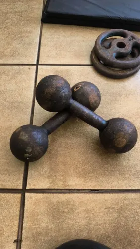 1 Par de halter 8kg sem emborrachamento