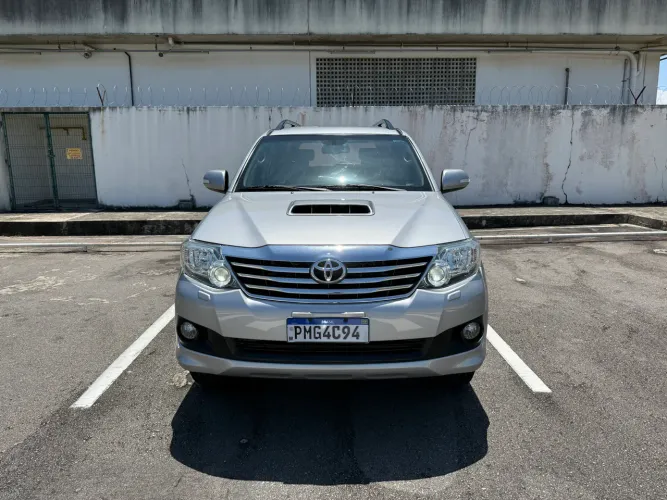 Toyota Hilux SW4 SRV D4-d 4X4 3.0 TDI Dies. AUT 2015