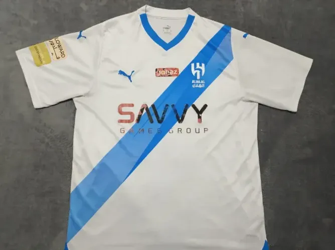 Camisa Al-Hilal 2023-2024 Puma Retrô #10 Neymar, tamanho 3G (60x79cm).