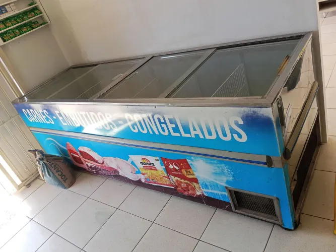 FREEZER HORIZONTAL VITRINE 3 TAMPAS