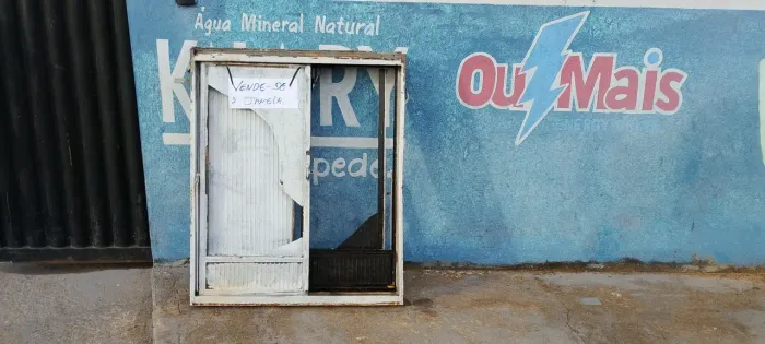 Vende se 2 janela