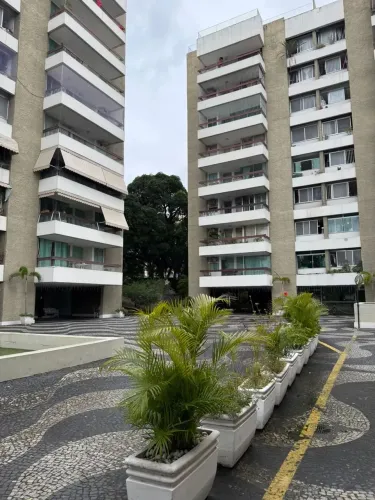Apartamento 3 quartos com 175m2 no Condomínio Residêncial Bella Torre em Campo Grande - R