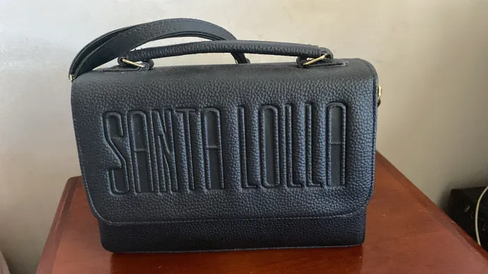 Bolsa cheia de estilo , Santa Lolla
