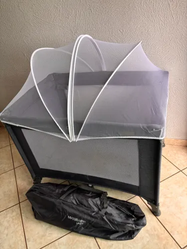 Berço retrátil Maxibaby