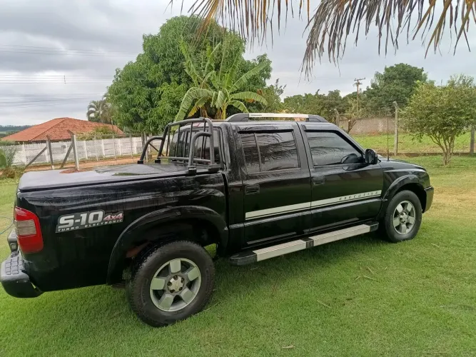 Chevrolet S10 Pick-up Exec. 2.8 4X4 CD TB Int.dies 2011