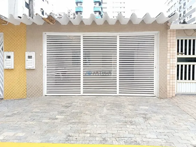 Casa geminada para locação em Praia Grande no bairro da Tupi a 200m da praia