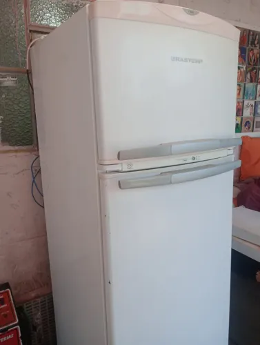 Geladeira Brastemp BRM35 Branca 260 L