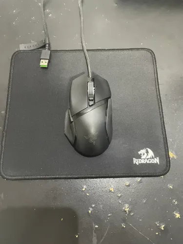 Mousepad pequeno Redragon Flick S 