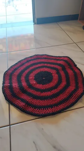 Tapete Artesanal de Crochê Redondo - Feito à Mão