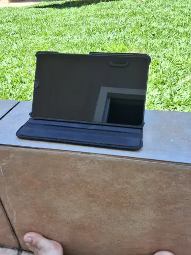 Samsung Galaxy Tab A9 (64GB) com acessórios