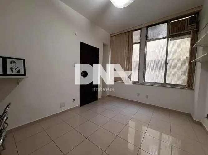 Kitnet/Conjugado : / Residencial / Botafogo
