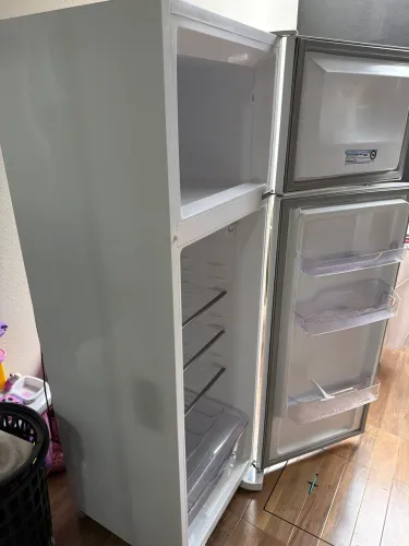 Geladeira Electrolux 260 litros