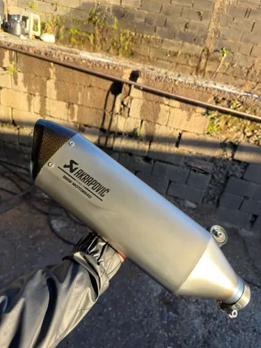 Ponteira akrapovic s1000rr 2026