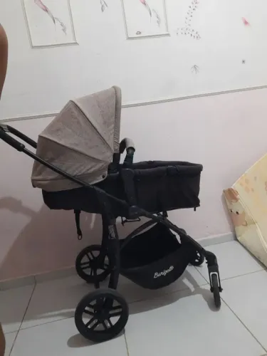 Vende-se carrinho de bebê Moisés Burigotto 