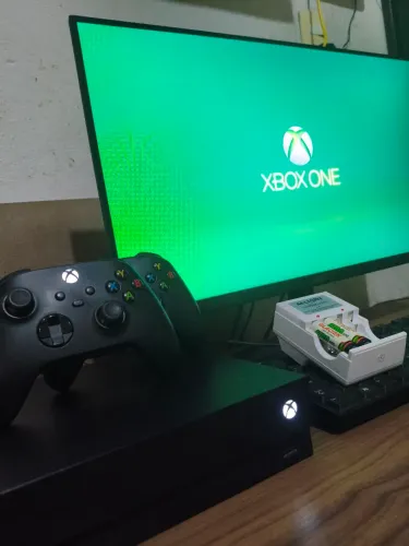 Xbox one X / 1 tb / 2 manetes