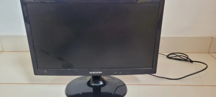 TV MONITOR 20 Polegadas
