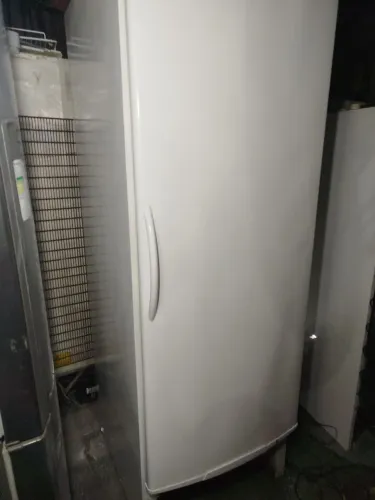 Freezer vertical gelopar 578 litros.