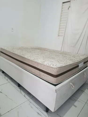 Vendo cama de casal baú +colchão