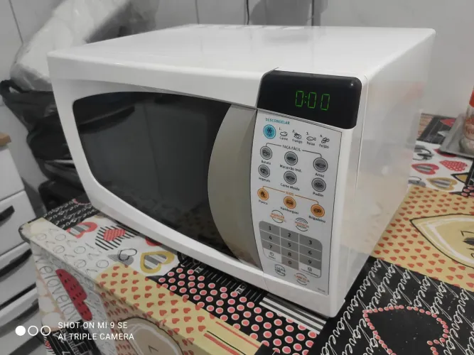 Microondas semi novo