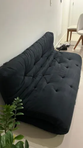 Futon King D28 Preto - Estilo sofá-cama.