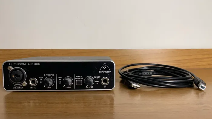 Interface de Áudio Behringer UCA222 ?