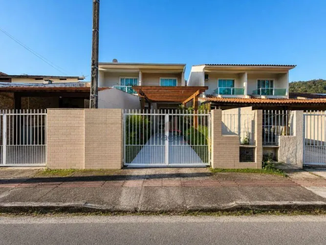 Sobrado com 2 dormitórios para alugar por R$ 3.100,00/mês - Potecas - São José/SC