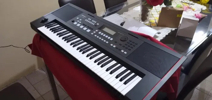 Teclado Roland Ex 50, com 61 teclas