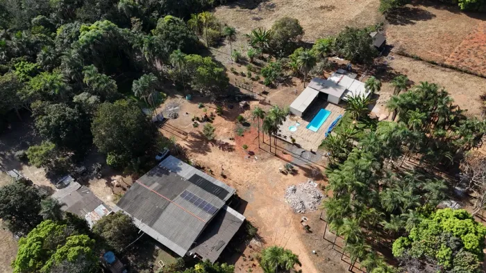 Chácara à Venda no Quintas do Vale Verde - 27.525 m², Piscina Aquecida e Energia Solar