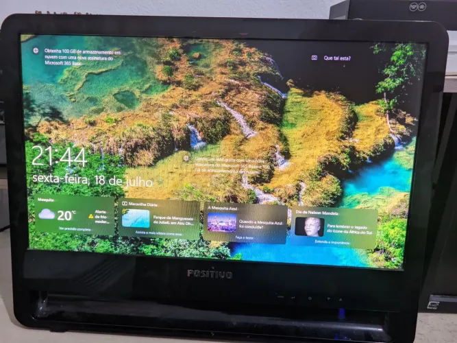Monitor da Positivo 18 polegadas