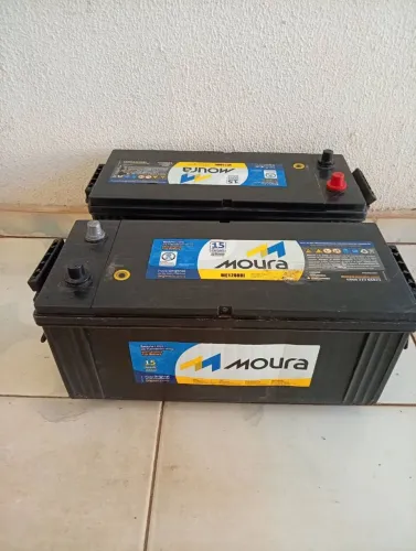 2 baterias da marca Moura