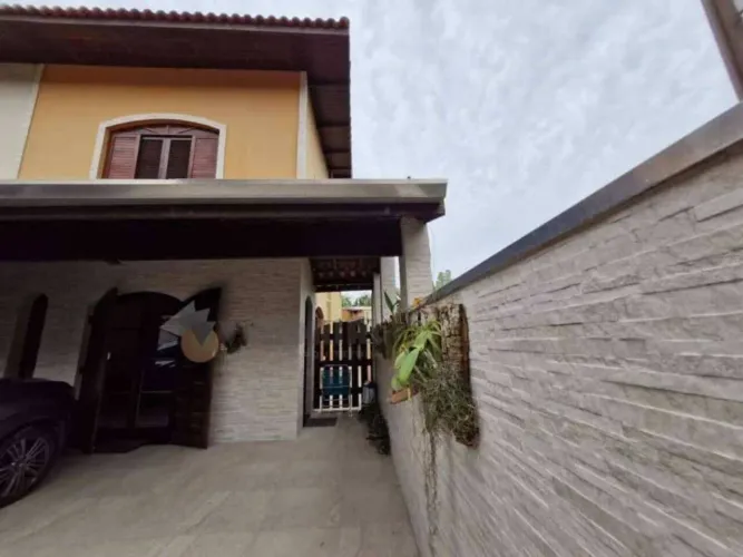 Sobrado à venda em São Sebastião, Cigarras, com 3 quartos, 126m²