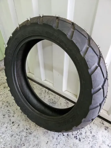 Vendo pneu 150/70-17