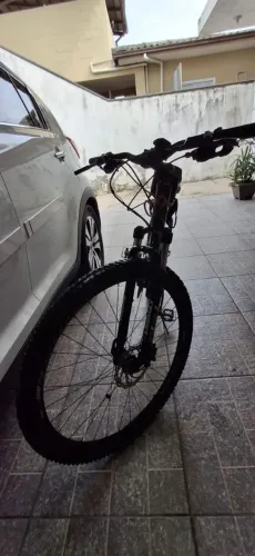 Bicicleta First Smitt com rodas Aro 29.