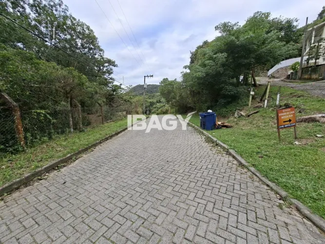 Excelente Loft 1 dormitório(s) em Sambaqui - Florianópolis