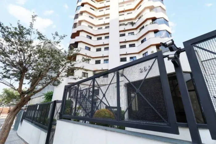 Apartamento de 120m² no Condomínio EDIFÍCIO ILHAS MARIANAS, em excelente localização da zo