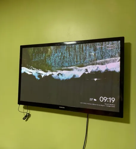 TV SAMSUNG PLAMAS 43 + Chorome Cast + Suporte