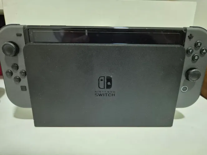 Nintendo Switch OLED Desbloqueado (Seminovo)