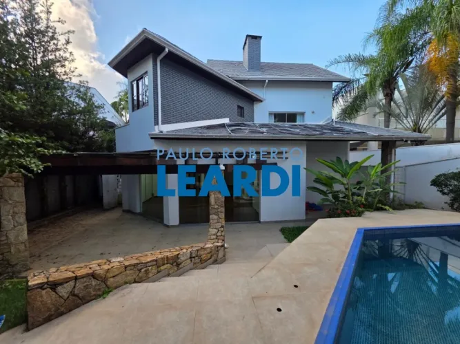 CASA EM CONDOMÍNIO - ALPHAVILLE - SP