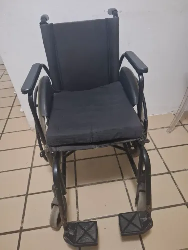 Cadeira de Rodas Seminova 