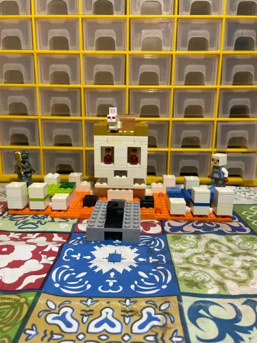 Lego Minecraft 21145 - A Arena da Caveira