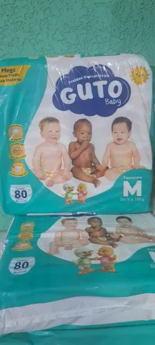 Fraldas descartáveis Guto Baby.