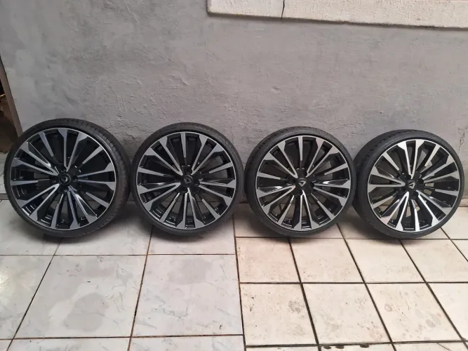 Rodas aro 18x7 4x100 Altis com pneus 195/35