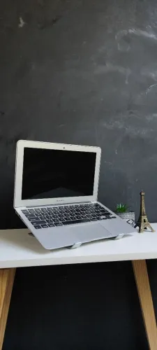 MACBOOK AIR 11" 