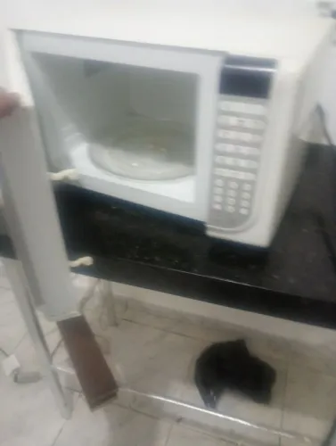 Forno microondas.